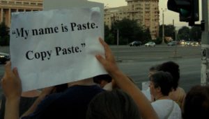 Manifestación en Rumanía contra el presidente Basescu, acusado de plagio (Wikimedia Commons)
